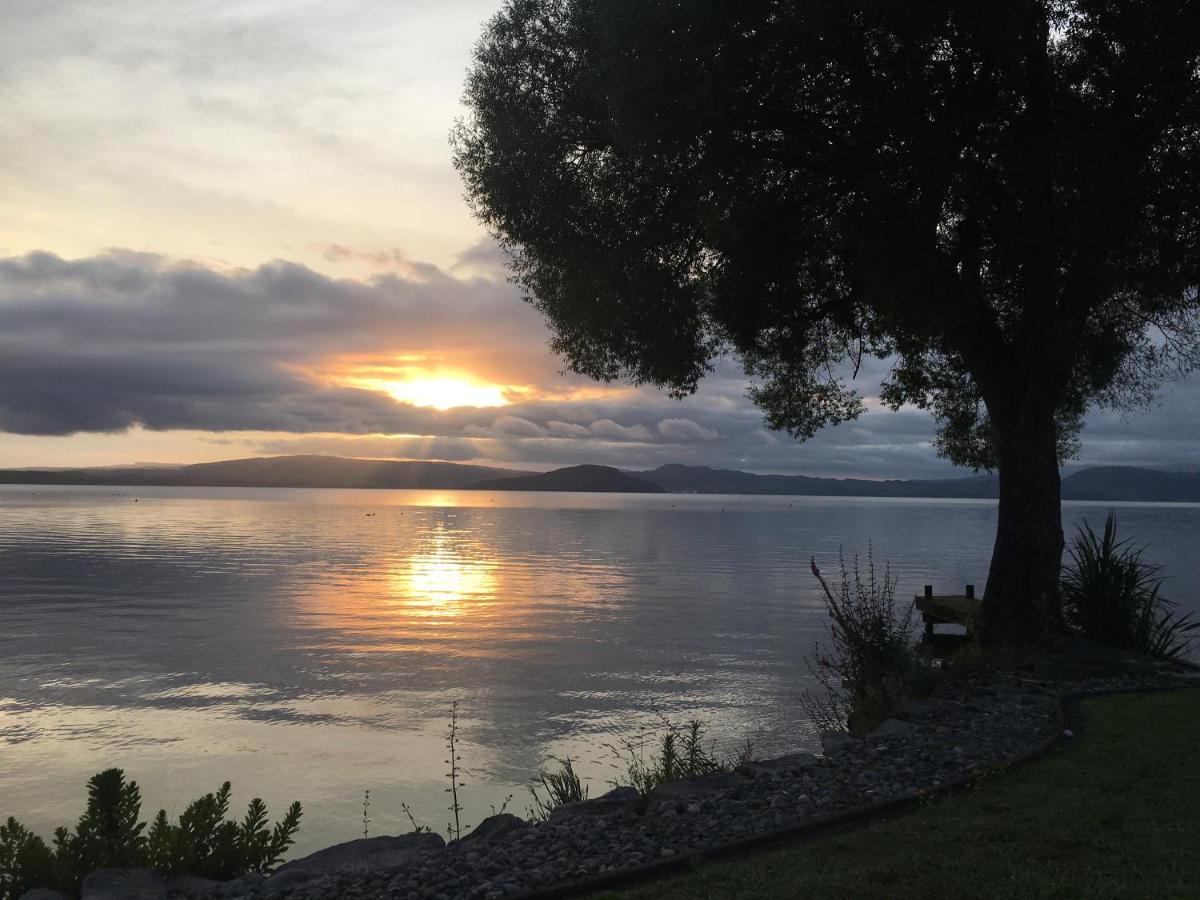 Tranquility Lakefront Rotorua Exterior foto